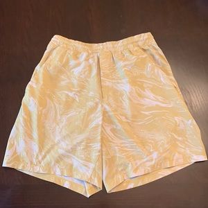 Men’s Lululemon Pace breaker linerless 7” shorts